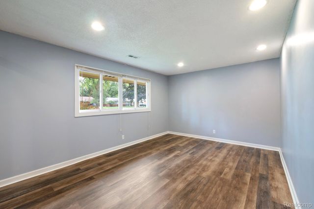 2495 Walce Drive, West Bloomfield Charter Township, MI 48324