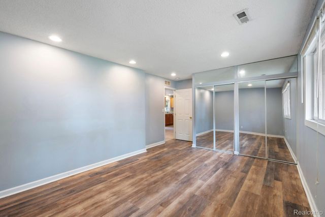 2495 Walce Drive, West Bloomfield Charter Township, MI 48324