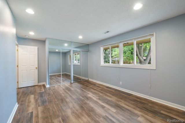2495 Walce Drive, West Bloomfield Charter Township, MI 48324