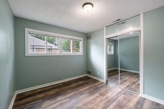 2495 Walce Drive, West Bloomfield Charter Township, MI 48324