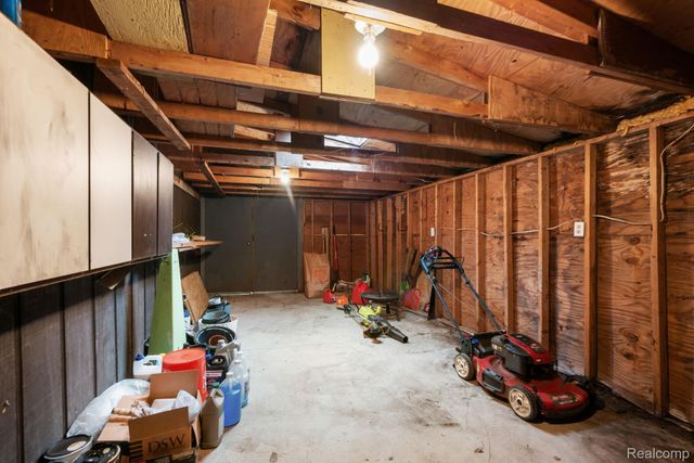 2495 Walce Drive, West Bloomfield Charter Township, MI 48324
