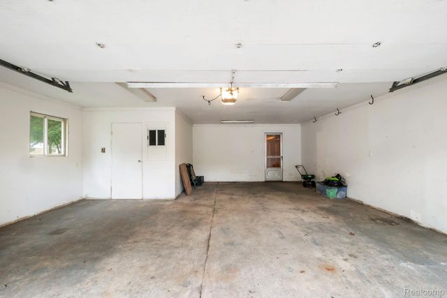 2495 Walce Drive, West Bloomfield Charter Township, MI 48324