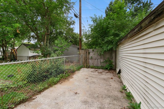 2495 Walce Drive, West Bloomfield Charter Township, MI 48324
