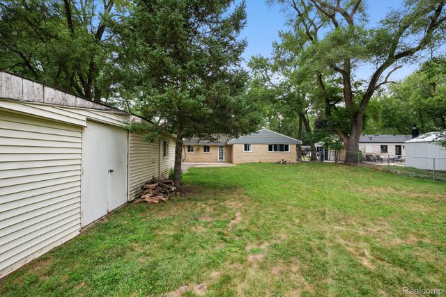 2495 Walce Drive, West Bloomfield Charter Township, MI 48324