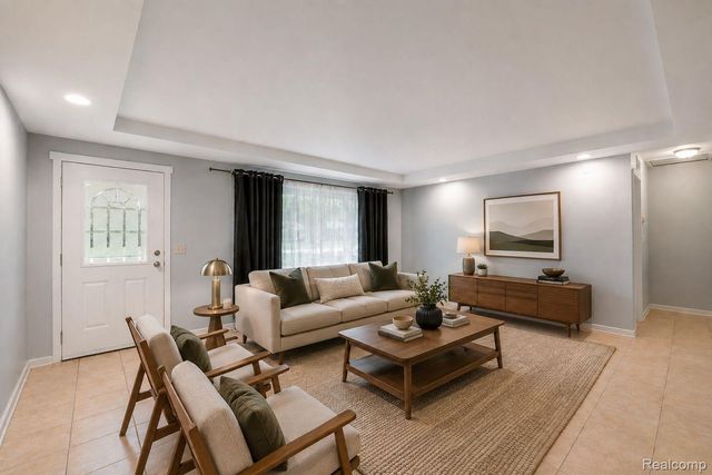 2495 Walce Drive, West Bloomfield Charter Township, MI 48324