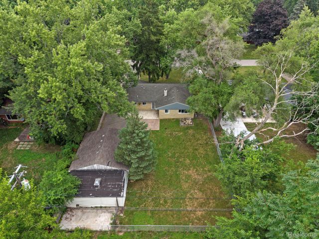2495 Walce Drive, West Bloomfield Charter Township, MI 48324