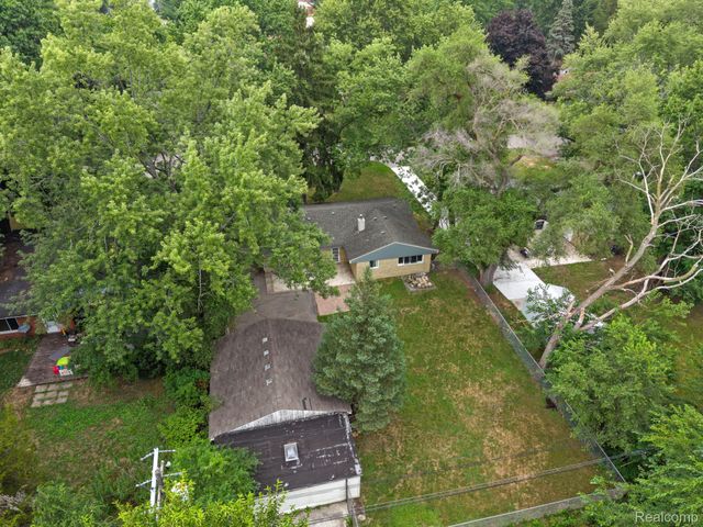 2495 Walce Drive, West Bloomfield Charter Township, MI 48324