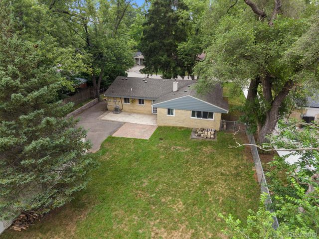 2495 Walce Drive, West Bloomfield Charter Township, MI 48324