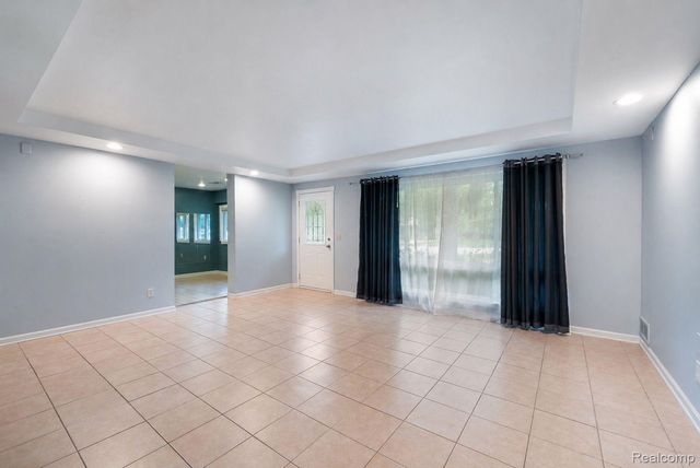 2495 Walce Drive, West Bloomfield Charter Township, MI 48324