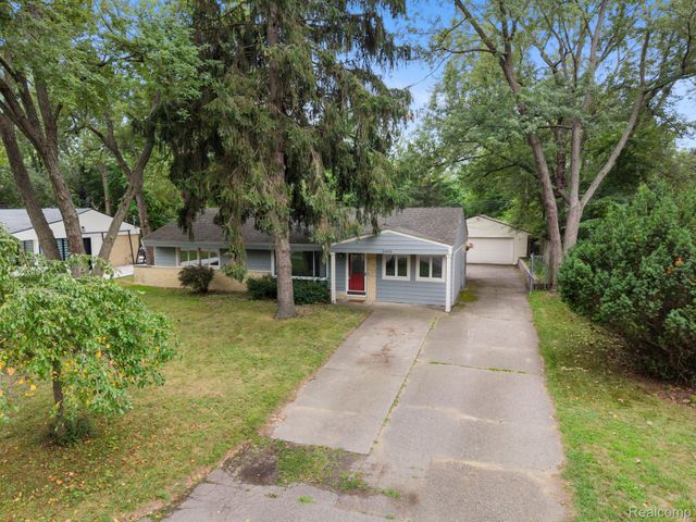 2495 Walce Drive, West Bloomfield Charter Township, MI 48324