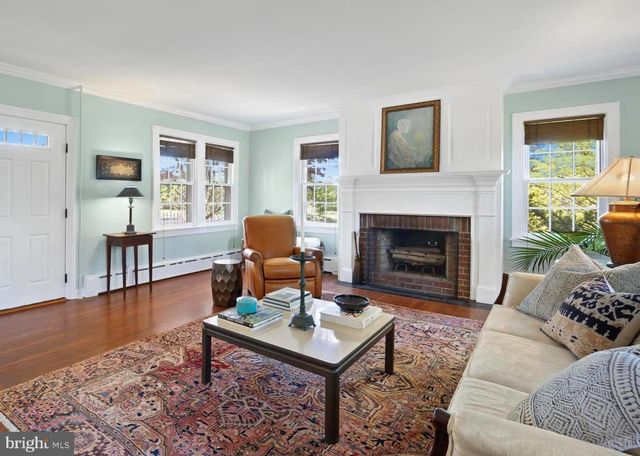 10 NANCY LN, Phoenixville, PA 19460