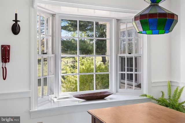 10 NANCY LN, Phoenixville, PA 19460