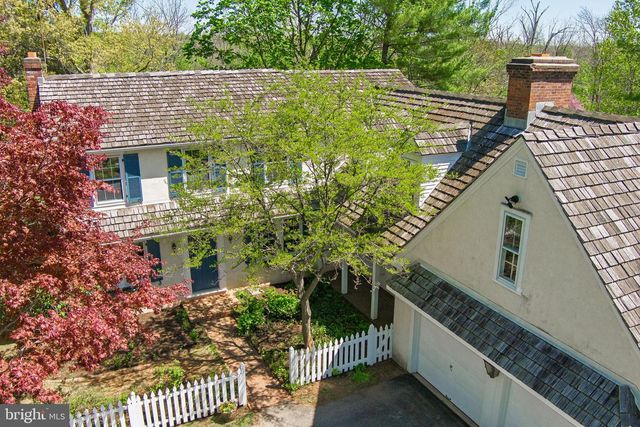 10 NANCY LN, Phoenixville, PA 19460