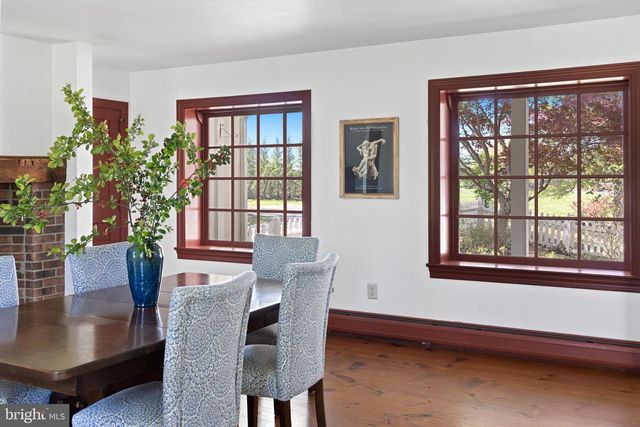 10 NANCY LN, Phoenixville, PA 19460