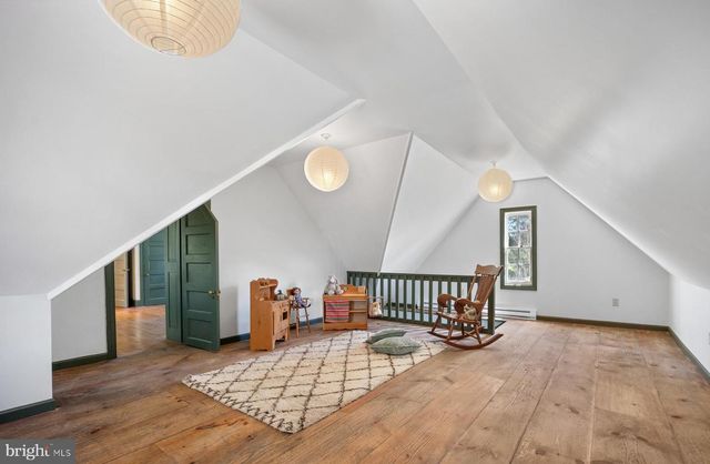 10 NANCY LN, Phoenixville, PA 19460