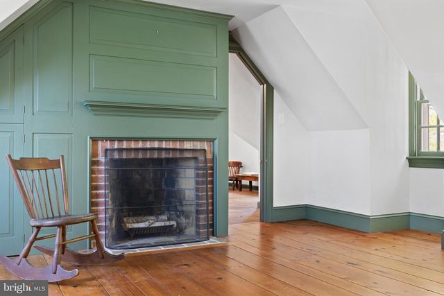 10 NANCY LN, Phoenixville, PA 19460