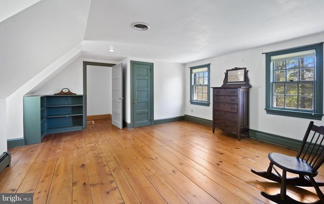 10 NANCY LN, Phoenixville, PA 19460