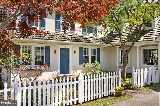 10 NANCY LN, Phoenixville, PA 19460