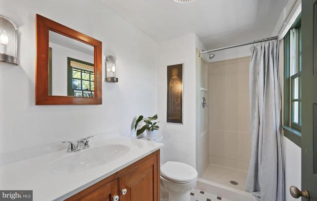 10 NANCY LN, Phoenixville, PA 19460