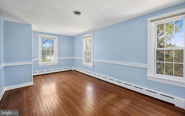 10 NANCY LN, Phoenixville, PA 19460