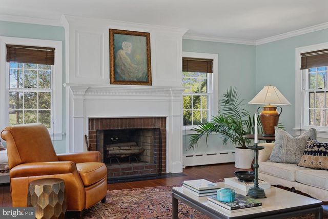 10 NANCY LN, Phoenixville, PA 19460