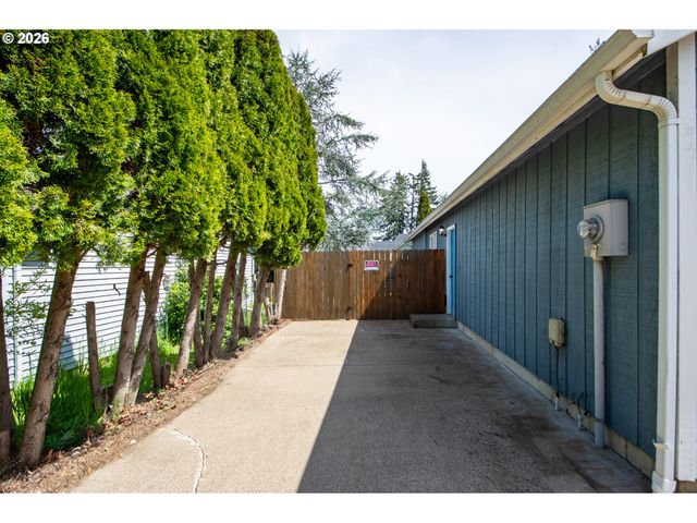 149 73RD St, Springfield, OR 97478