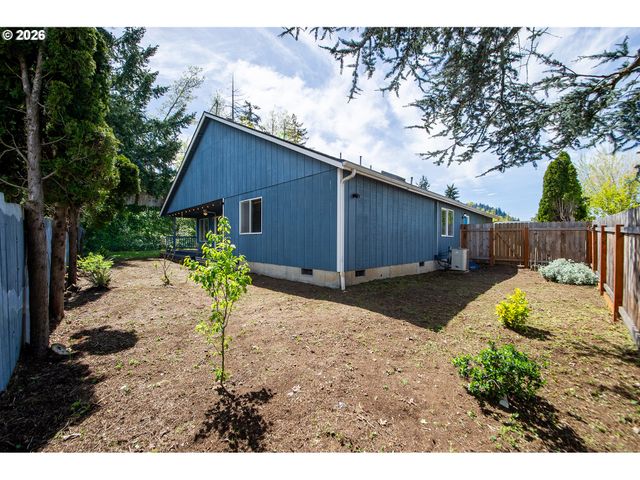 149 73RD St, Springfield, OR 97478