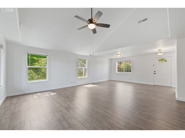 149 73RD St, Springfield, OR 97478