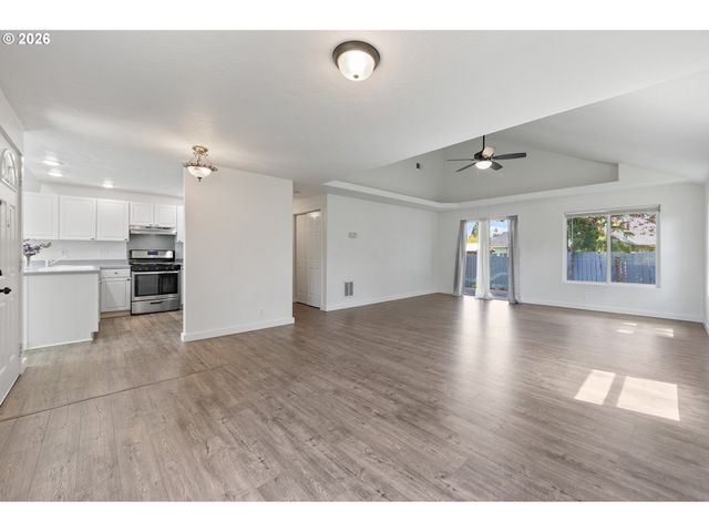 149 73RD St, Springfield, OR 97478