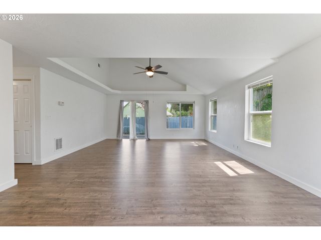 149 73RD St, Springfield, OR 97478