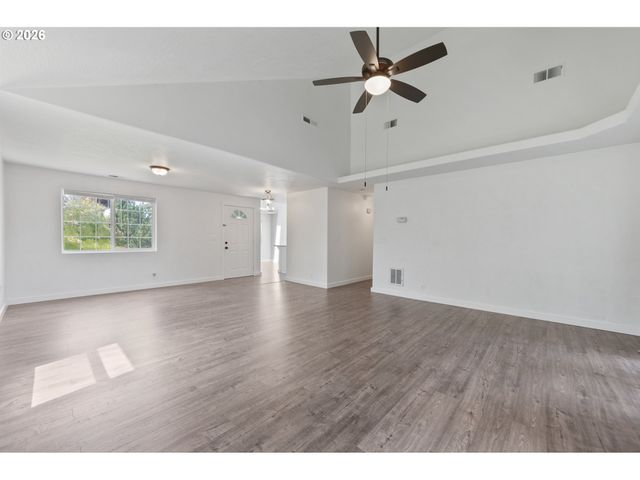 149 73RD St, Springfield, OR 97478