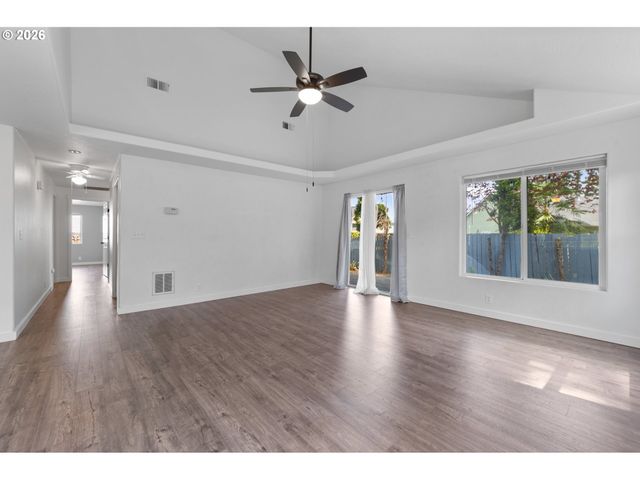 149 73RD St, Springfield, OR 97478