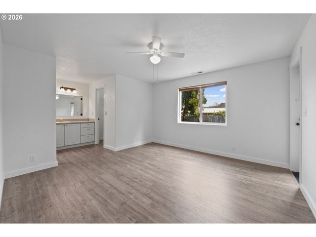 149 73RD St, Springfield, OR 97478