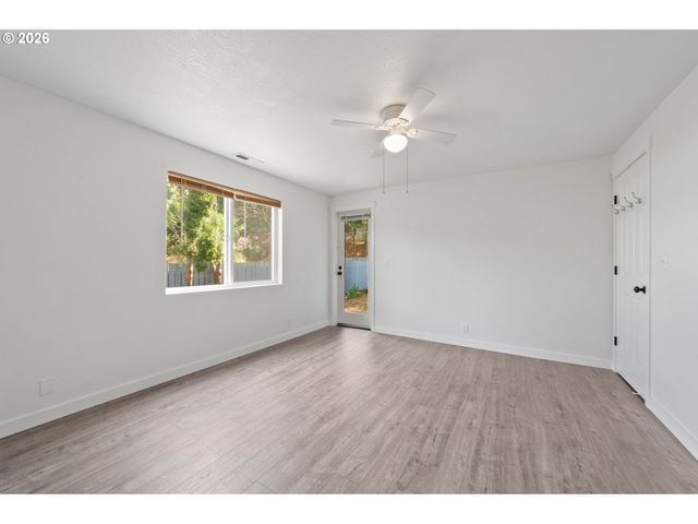 149 73RD St, Springfield, OR 97478