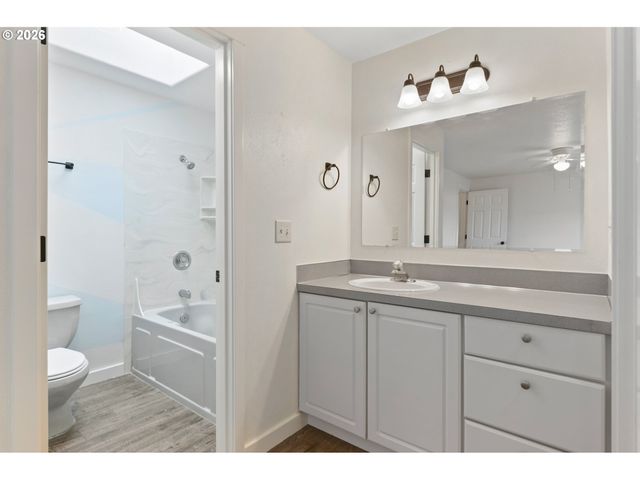 149 73RD St, Springfield, OR 97478