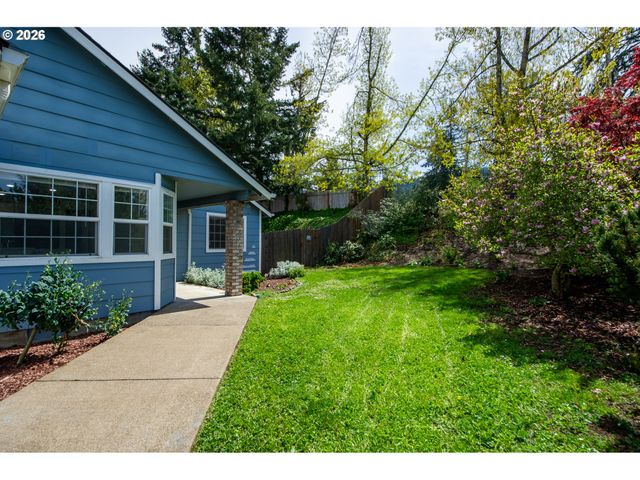 149 73RD St, Springfield, OR 97478