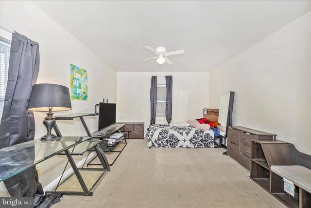 241 N FRANKLIN STREET, Chambersburg, PA 17201