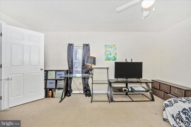 241 N FRANKLIN STREET, Chambersburg, PA 17201