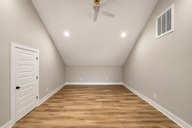 1520 Columbia Rd, Dickson, TN 37055