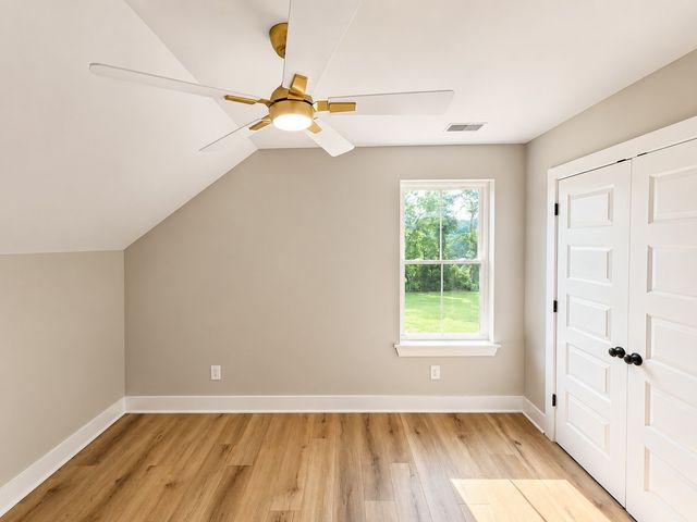 1520 Columbia Rd, Dickson, TN 37055