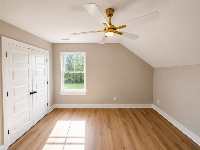 1520 Columbia Rd, Dickson, TN 37055