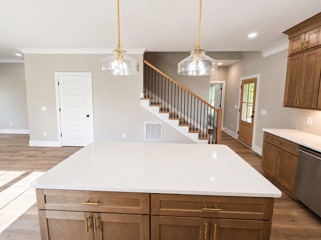 1520 Columbia Rd, Dickson, TN 37055