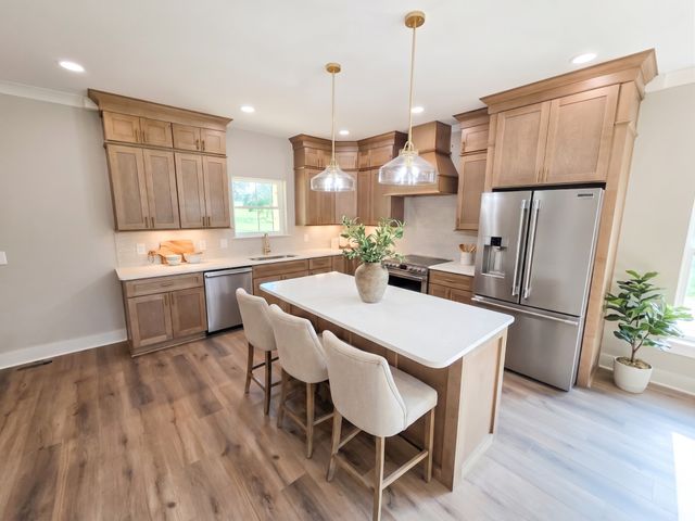 1520 Columbia Rd, Dickson, TN 37055