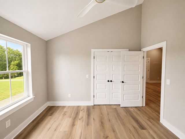 1520 Columbia Rd, Dickson, TN 37055