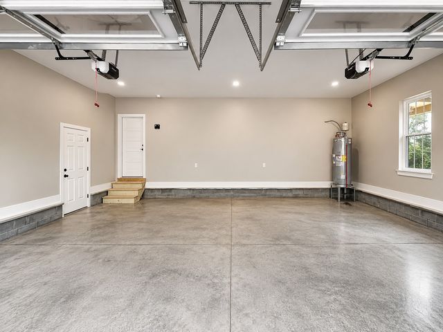 1520 Columbia Rd, Dickson, TN 37055