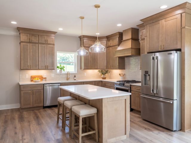 1520 Columbia Rd, Dickson, TN 37055
