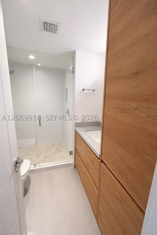 520 Brickell Key Dr A1421, Miami, FL 33131