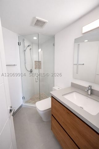 520 Brickell Key Dr A1421, Miami, FL 33131