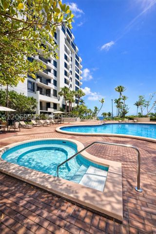 520 Brickell Key Dr A1421, Miami, FL 33131