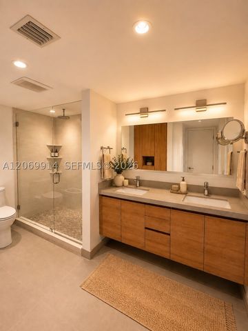 520 Brickell Key Dr A1421, Miami, FL 33131